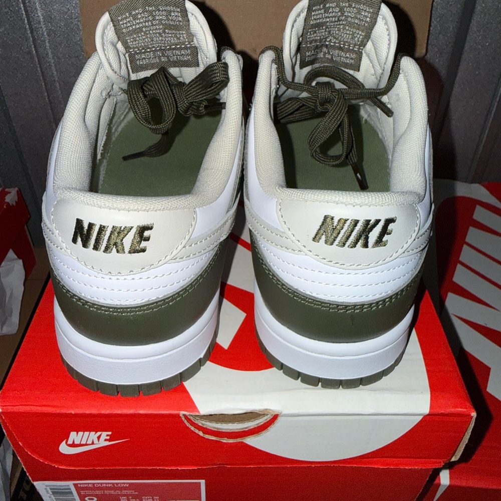 Nike Dunk Low Olive and White Sneakers New DEADSTOCK - Picture 3 of 3
